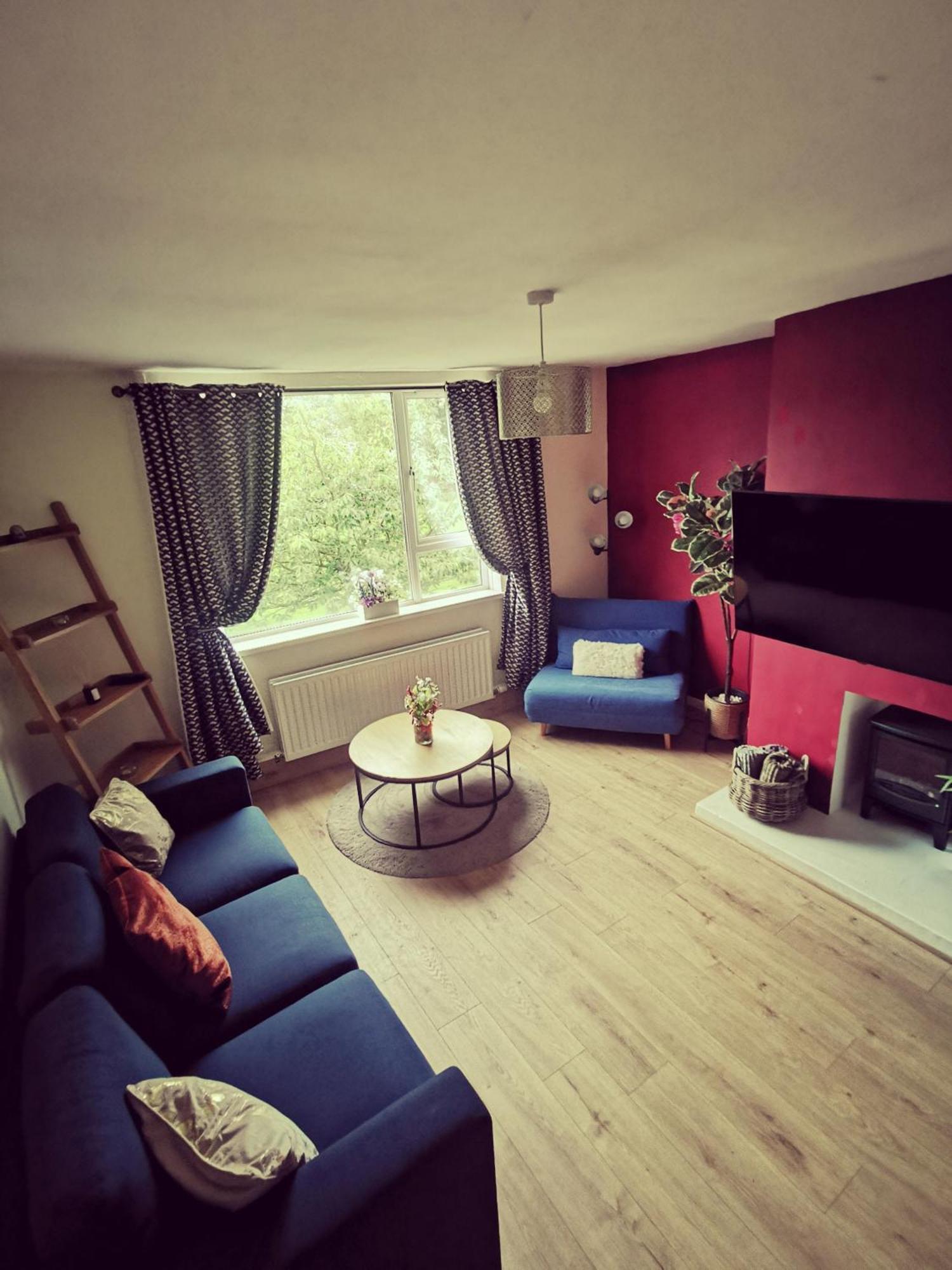 Entire 1 Bed Spacious Apartment, Private Balcony & Study Room Near City Whitehouse  エクステリア 写真